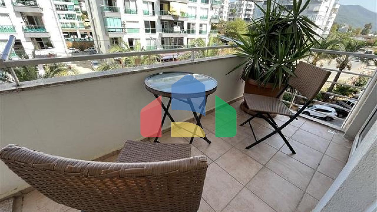 Квартира планировкой 2+1 в комплексе с семейной концепцией в районе Тосмур.