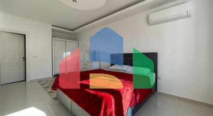 Просторная трехкомнатная квартира с большим балконом и видом на море Просторная трехкомнатная квартира с большим балконом и видом на море