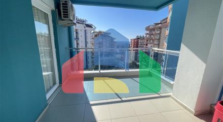 Просторная трехкомнатная квартира с большим балконом и видом на море Просторная трехкомнатная квартира с большим балконом и видом на море