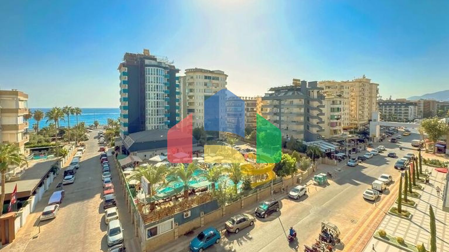 Современная меблированная квартира в 200 метрах от моря в Тосмуре