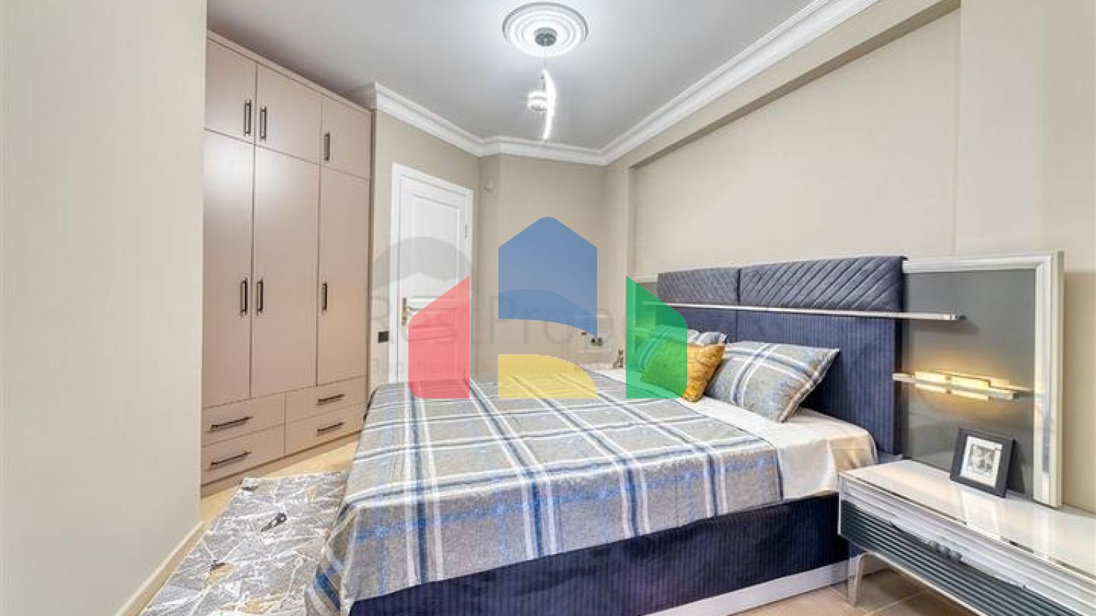 Квартира в 500 м до моря от собственника планировкой 1+1 в районе Тосмур