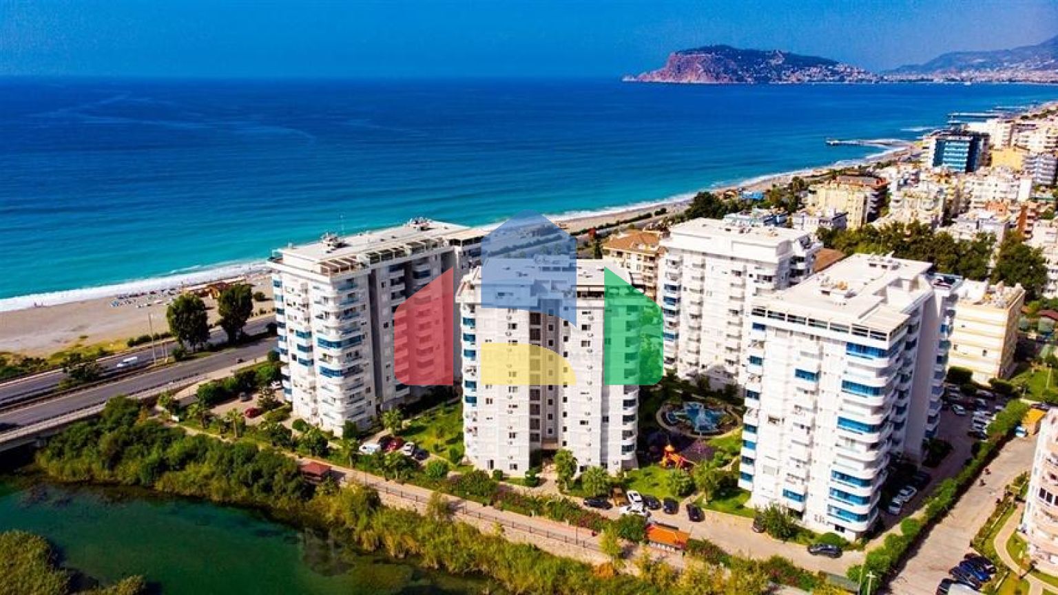 Квартира 3 + 1 на березі моря в районі Тосмур