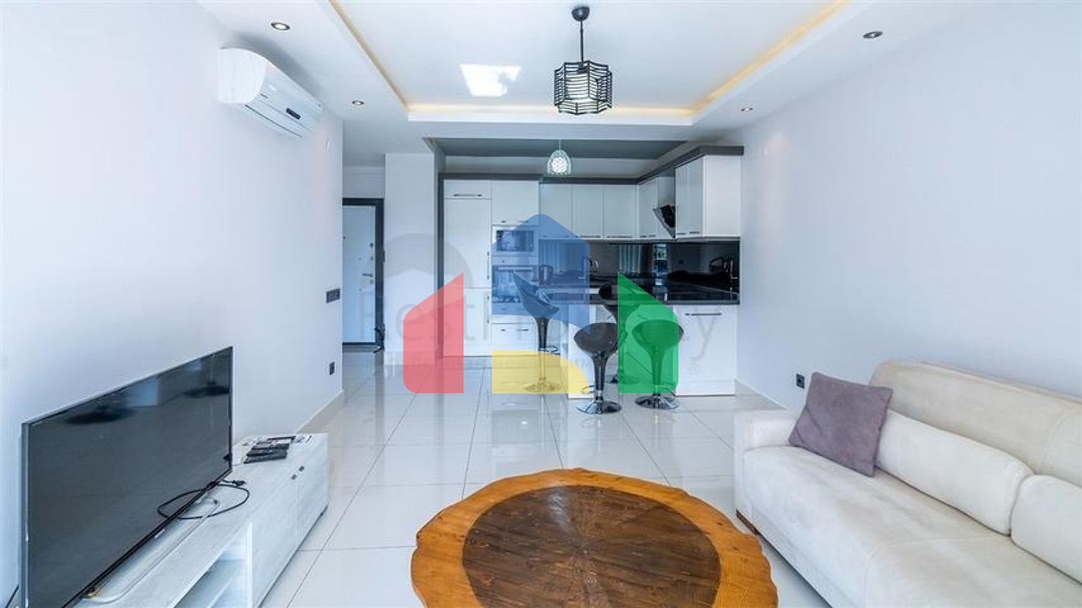 Сучасна квартира 1 + 1 в житловому комплексі з багатою інфраструктурою біля моря