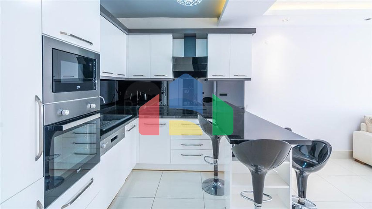 Сучасна квартира 1 + 1 в житловому комплексі з багатою інфраструктурою біля моря