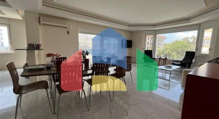 Квартира планировкой 3+1 в районе Тосмур 50м до моря.