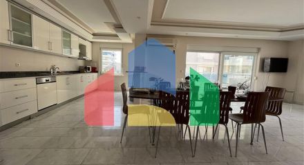Квартира планировкой 3+1 в районе Тосмур 50м до моря.