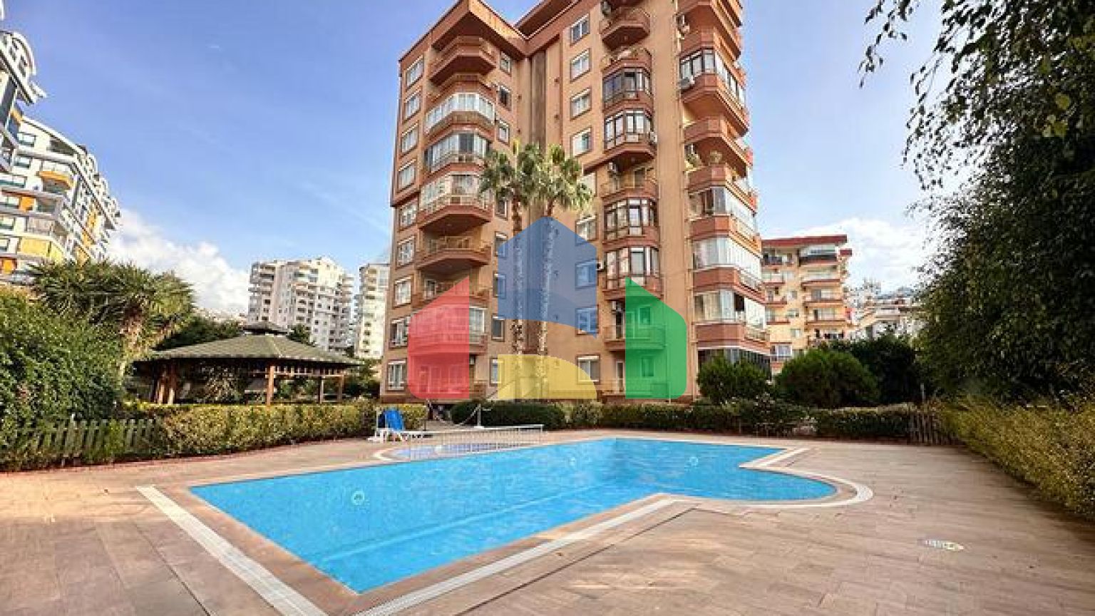 Квартира 2+1 для большой семьи в районе Тосмур