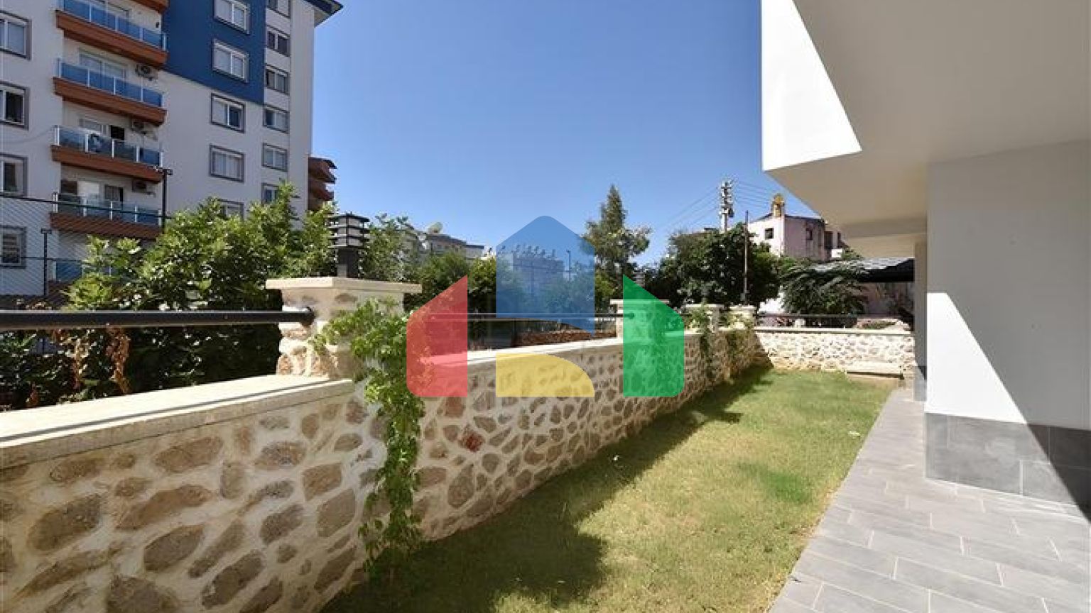 Современная квартира 1+1 в новом комплексе