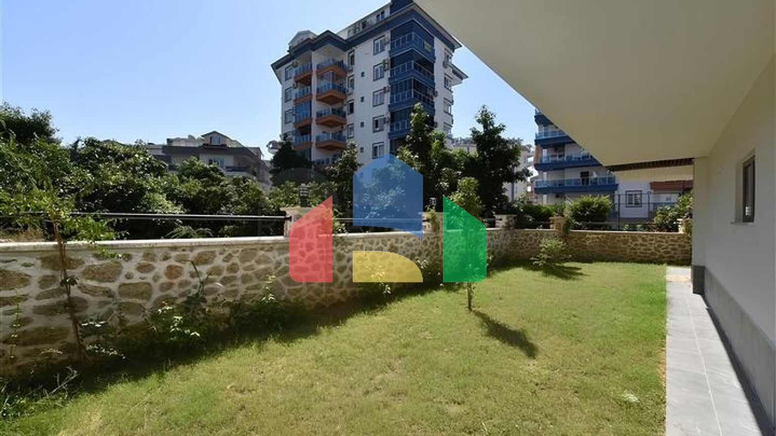 Современная квартира 1+1 в новом комплексе