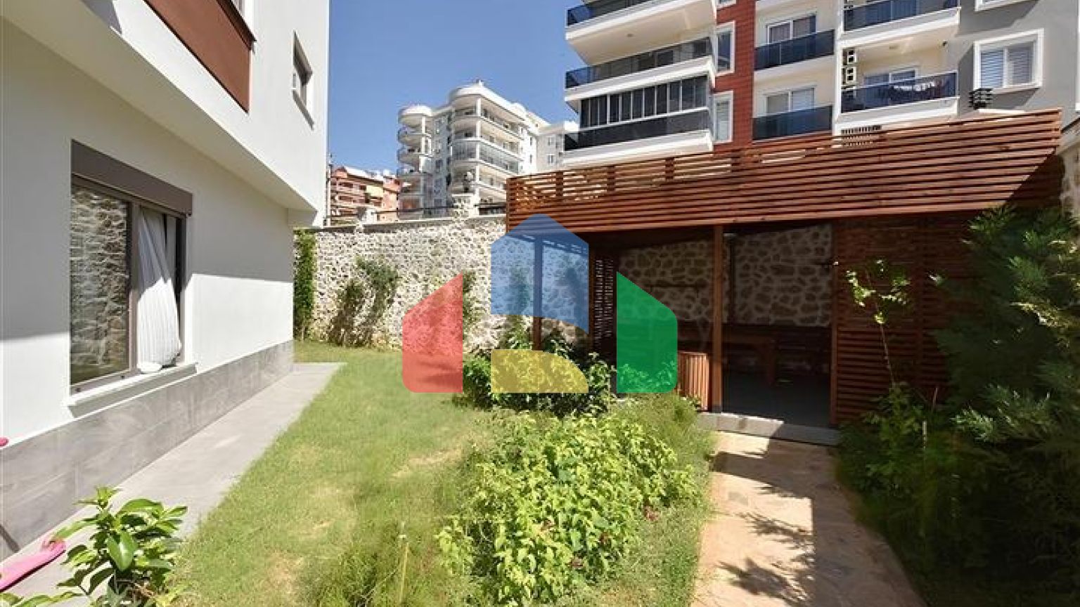 Современная квартира 1+1 в новом комплексе