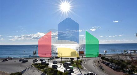 Велика квартира на першій лінії