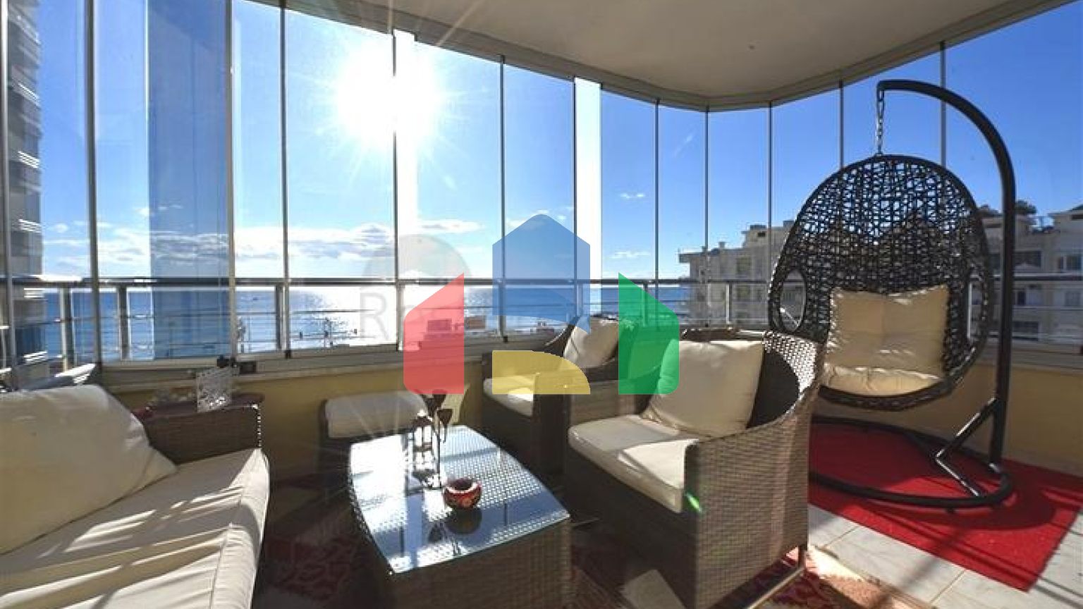 Большая квартира на первой линии