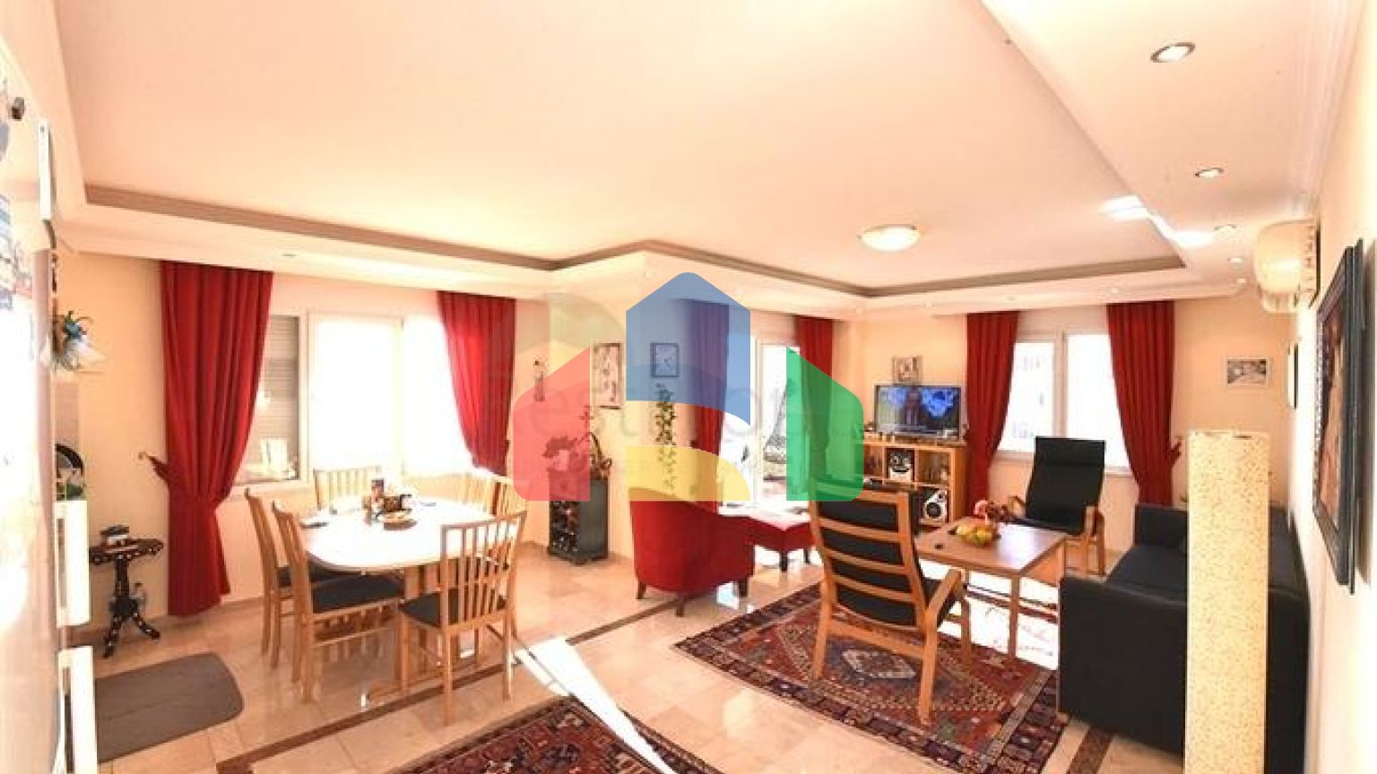 Большая квартира на первой линии