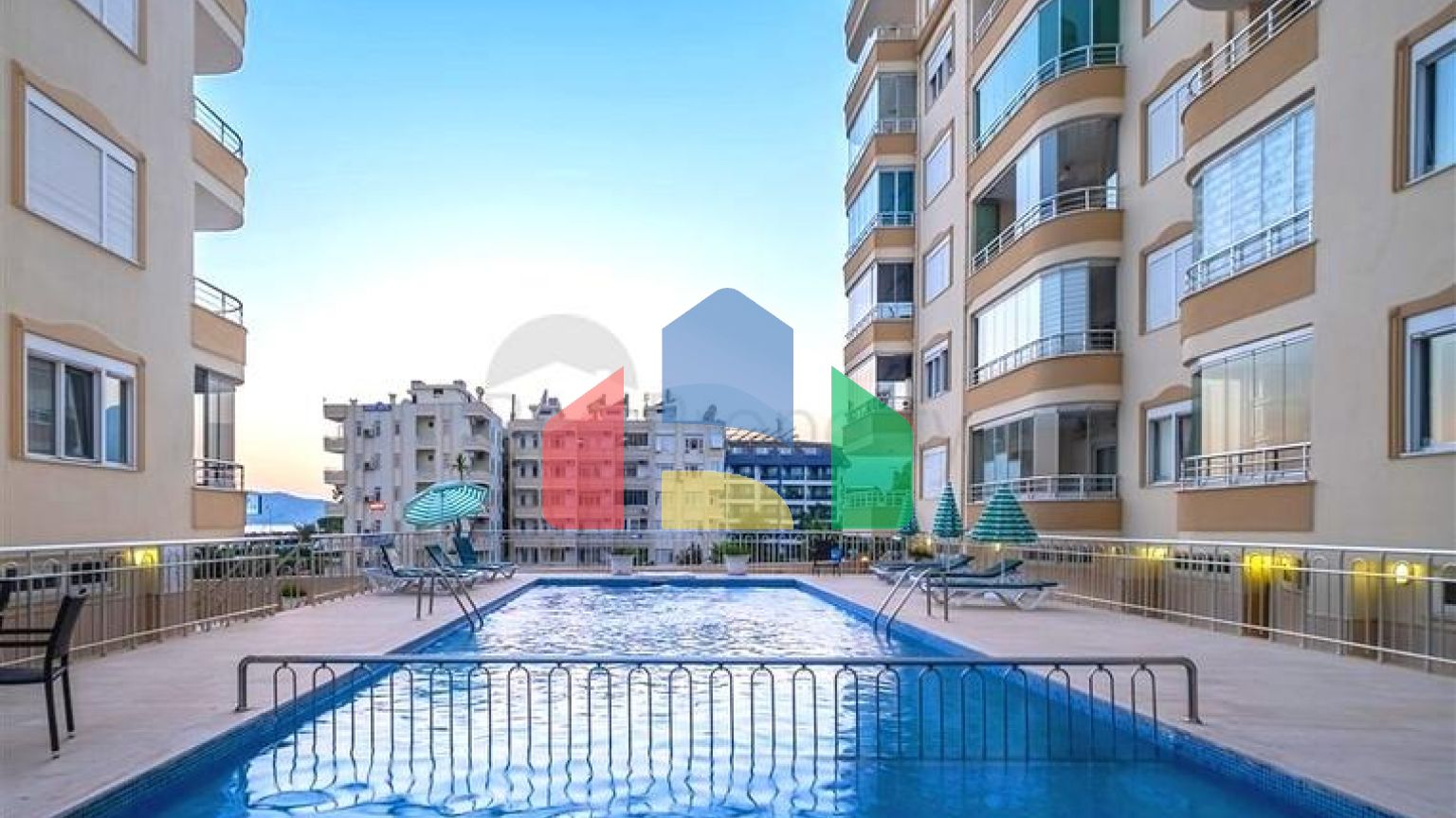 Большая квартира на первой линии