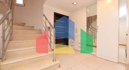 Вилла городского типа в 250 метрах от моря