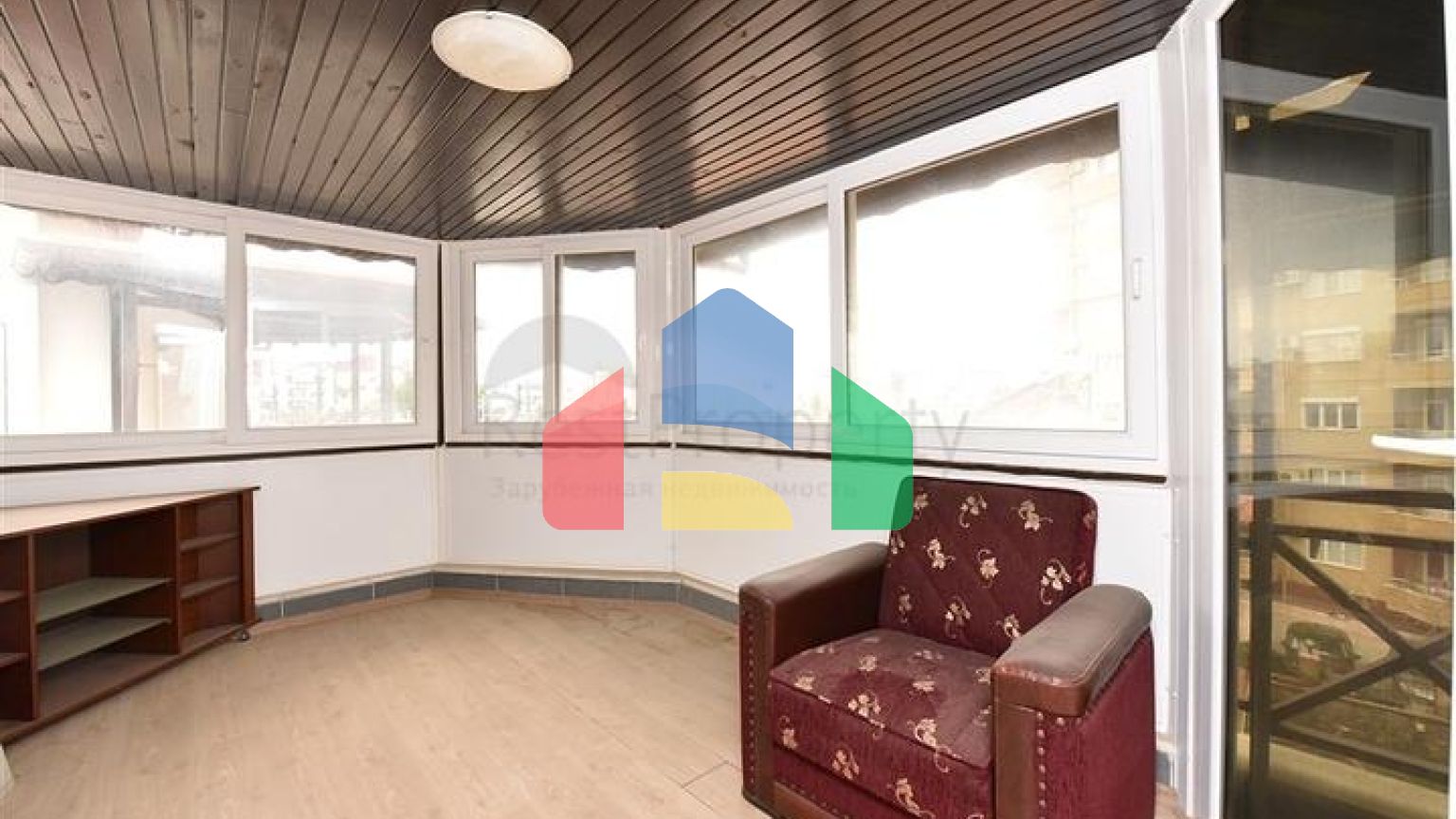 Вилла городского типа в 250 метрах от моря