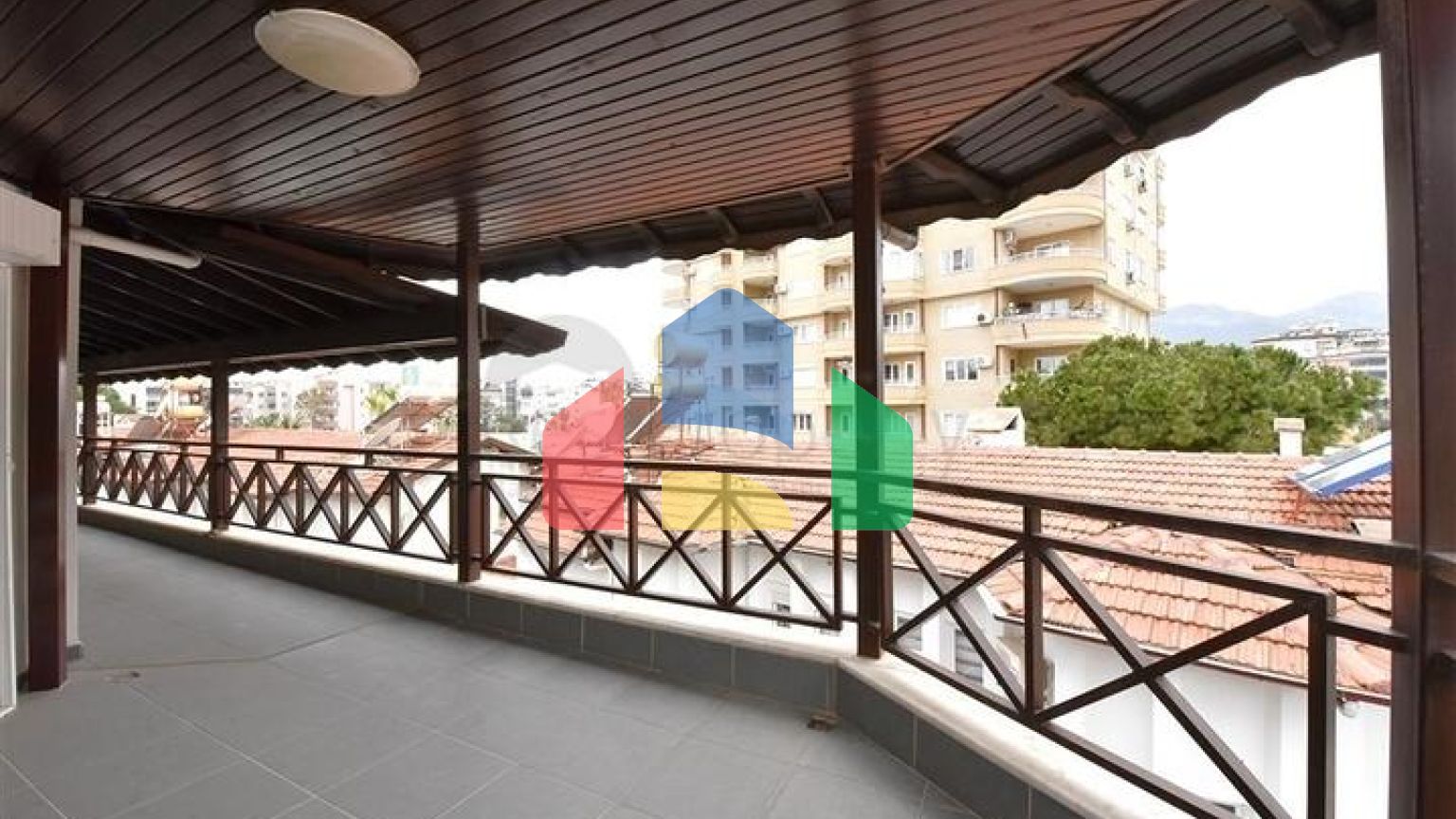 Вилла городского типа в 250 метрах от моря