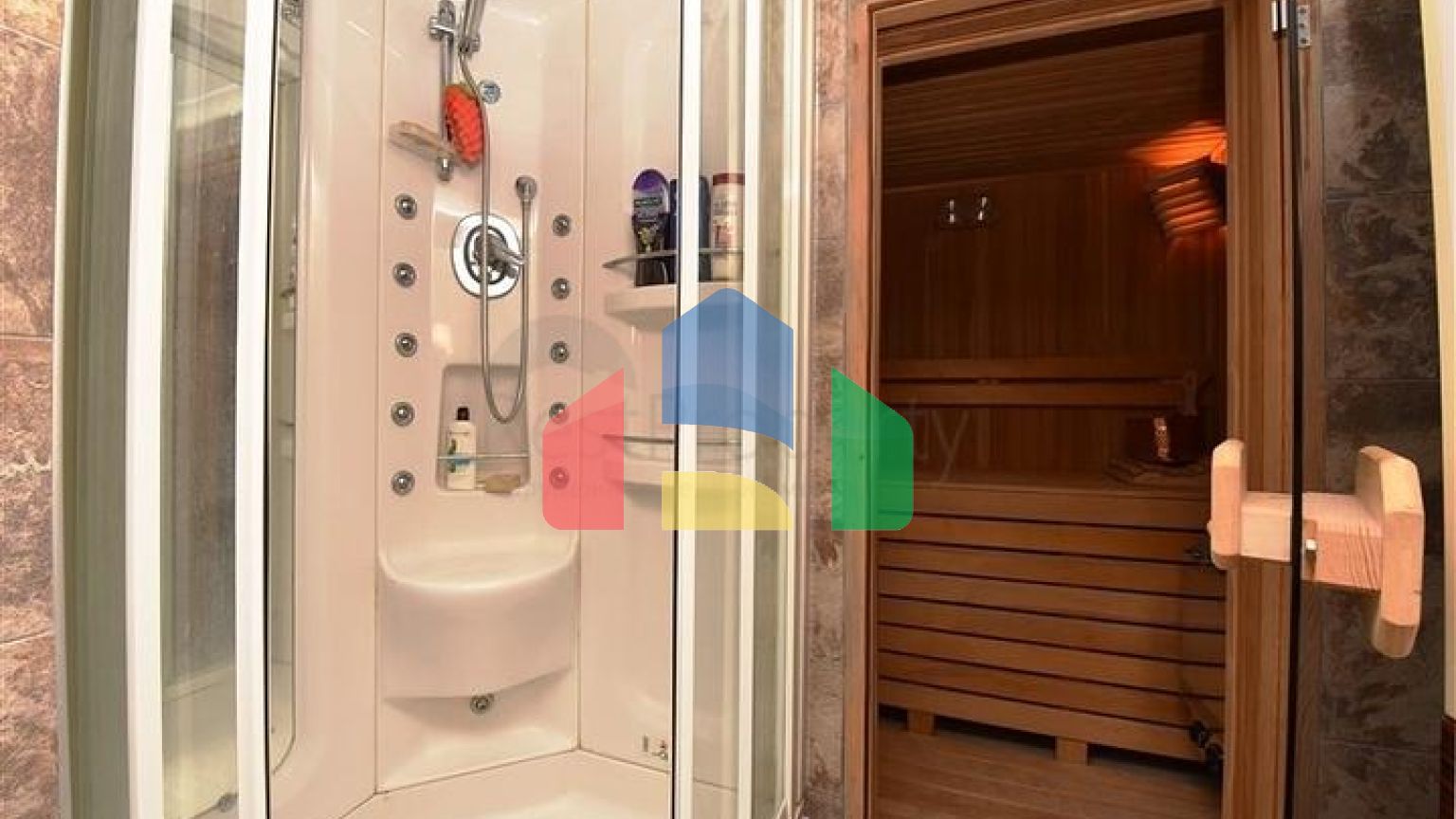 Вилла городского типа в 250 метрах от моря