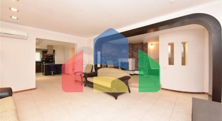 Вилла городского типа в 250 метрах от моря