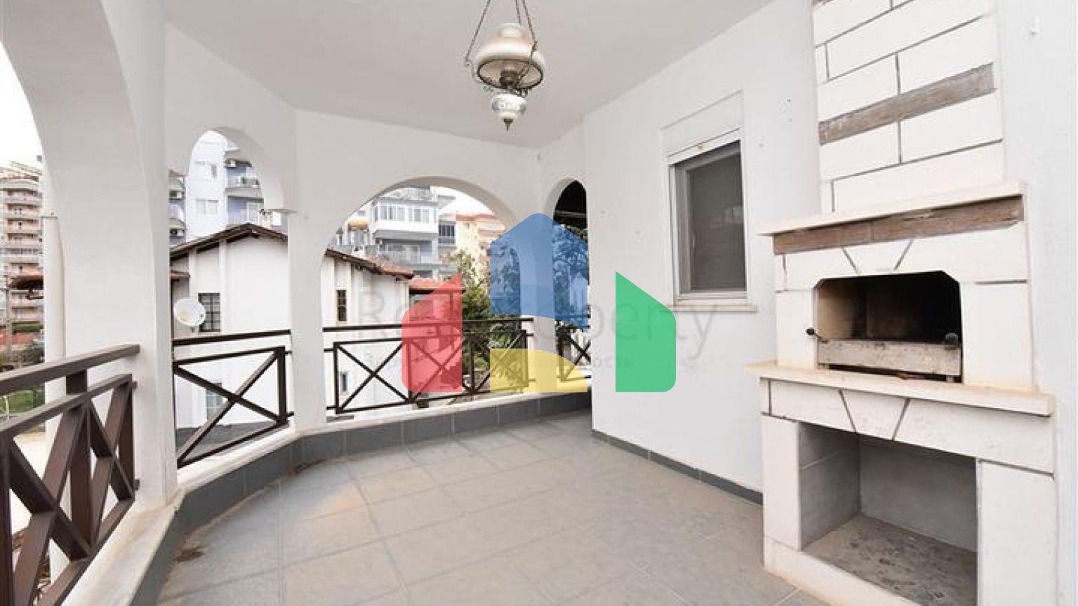 Вилла городского типа в 250 метрах от моря