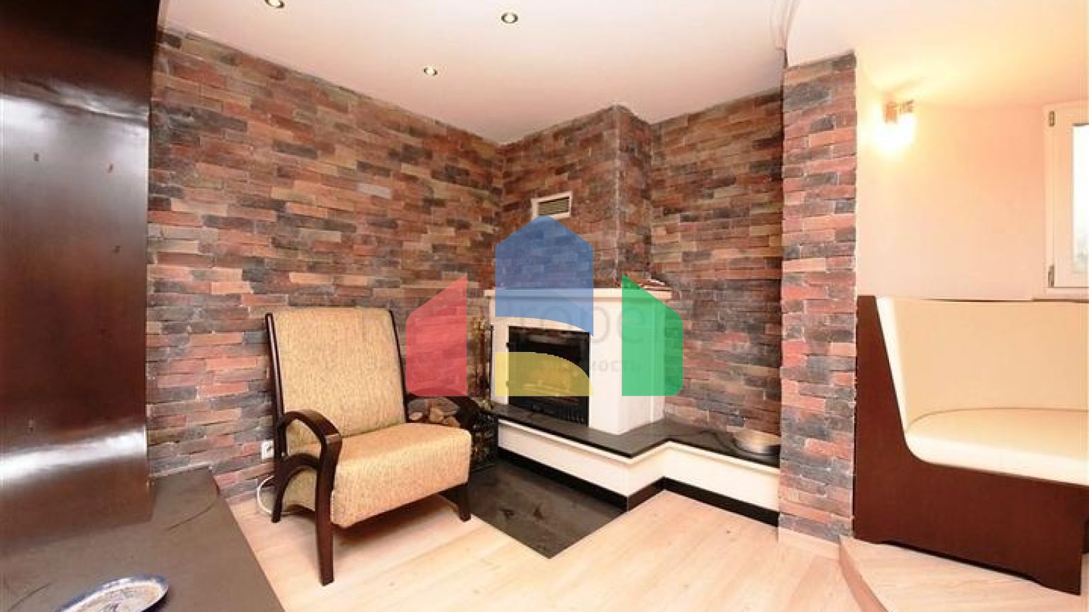 Вилла городского типа в 250 метрах от моря