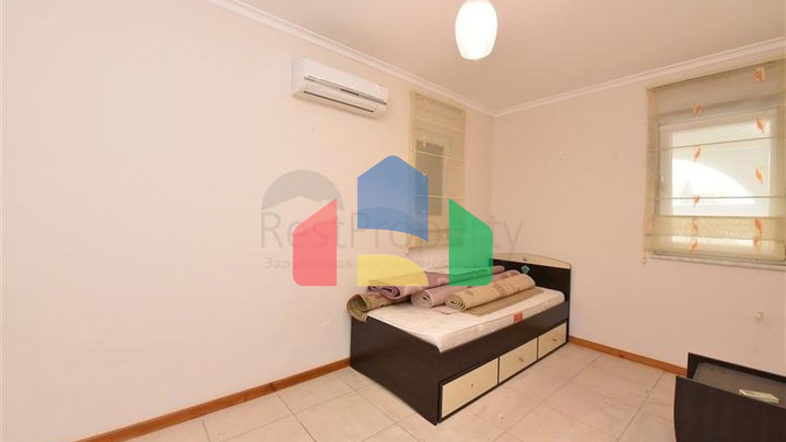 Вилла городского типа в 250 метрах от моря