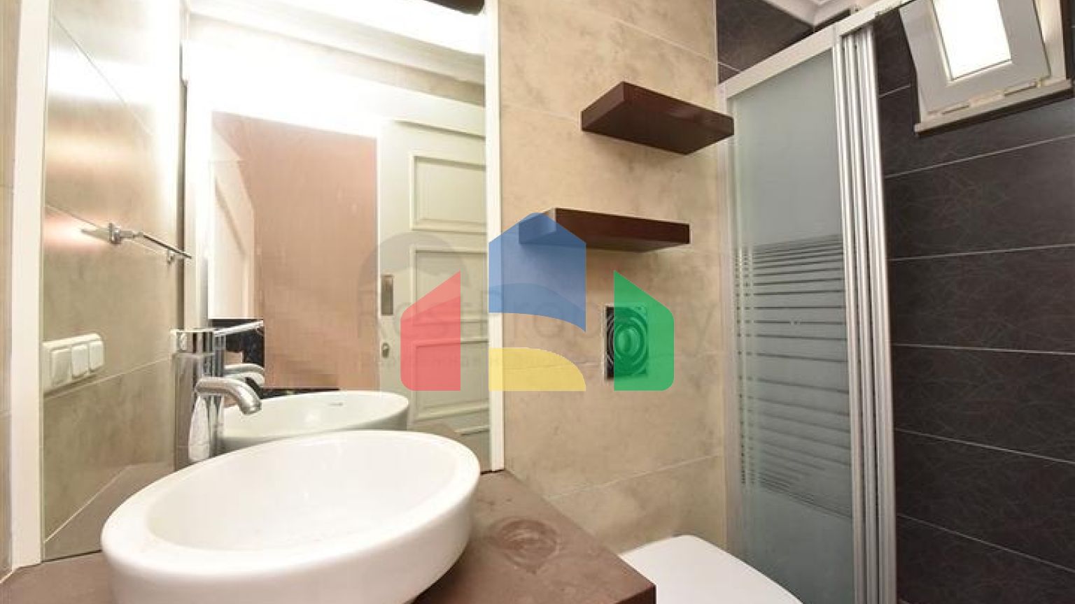 Вилла городского типа в 250 метрах от моря