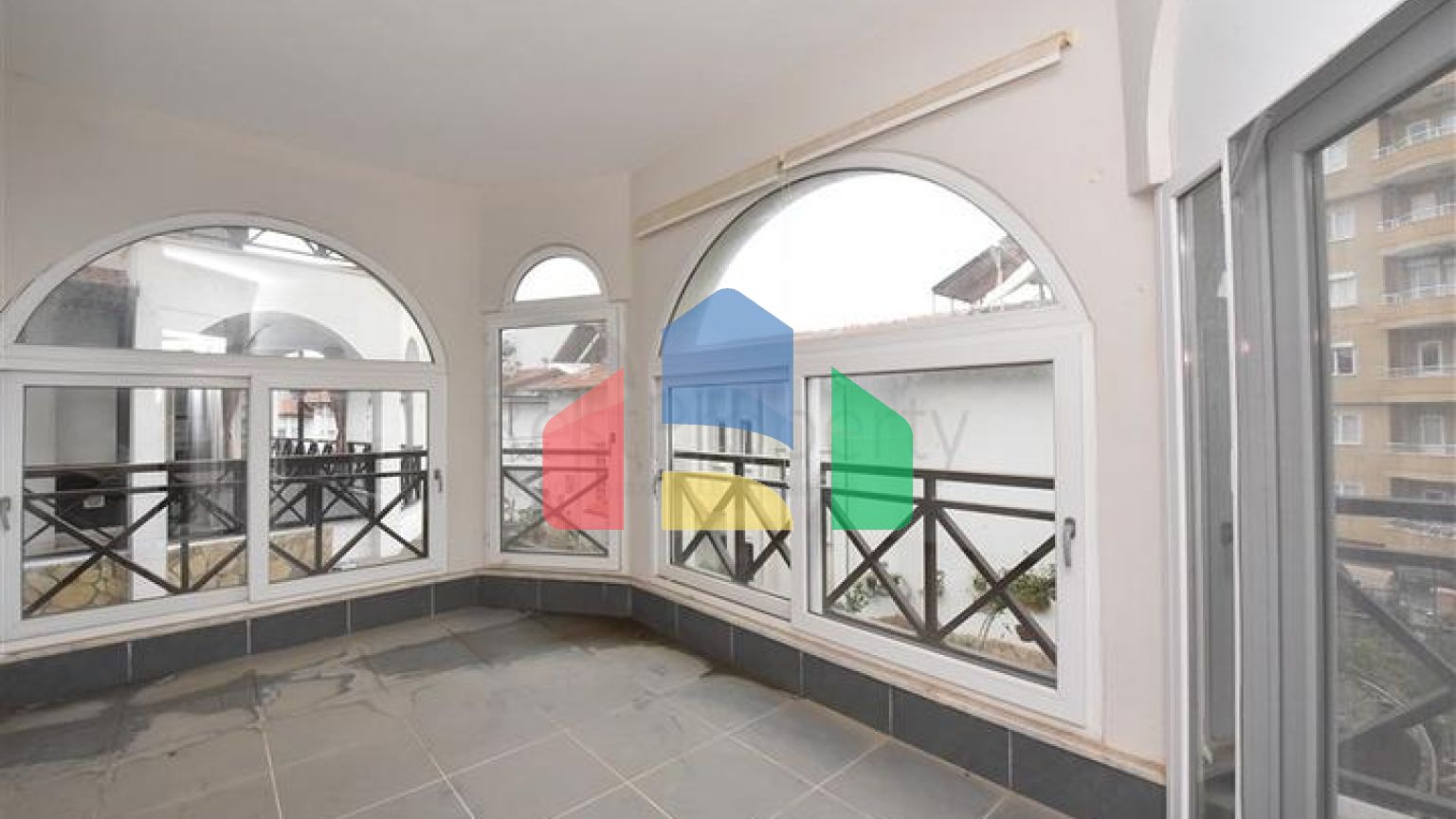 Вилла городского типа в 250 метрах от моря