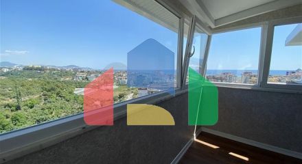 Пентхаус с панорамным видом на море в районе Тосмур