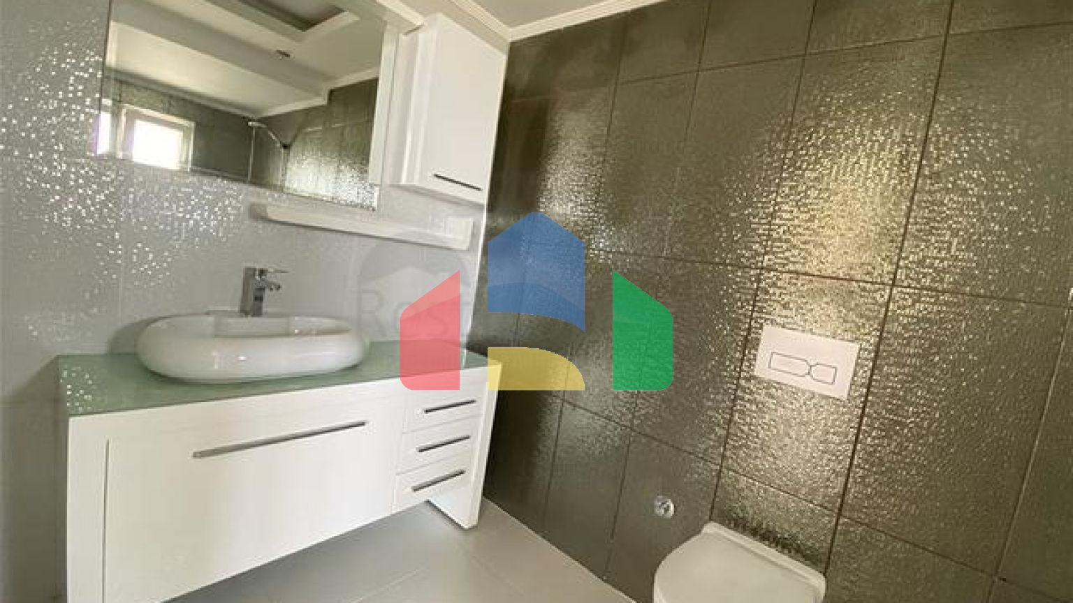 Пентхаус с панорамным видом на море в районе Тосмур