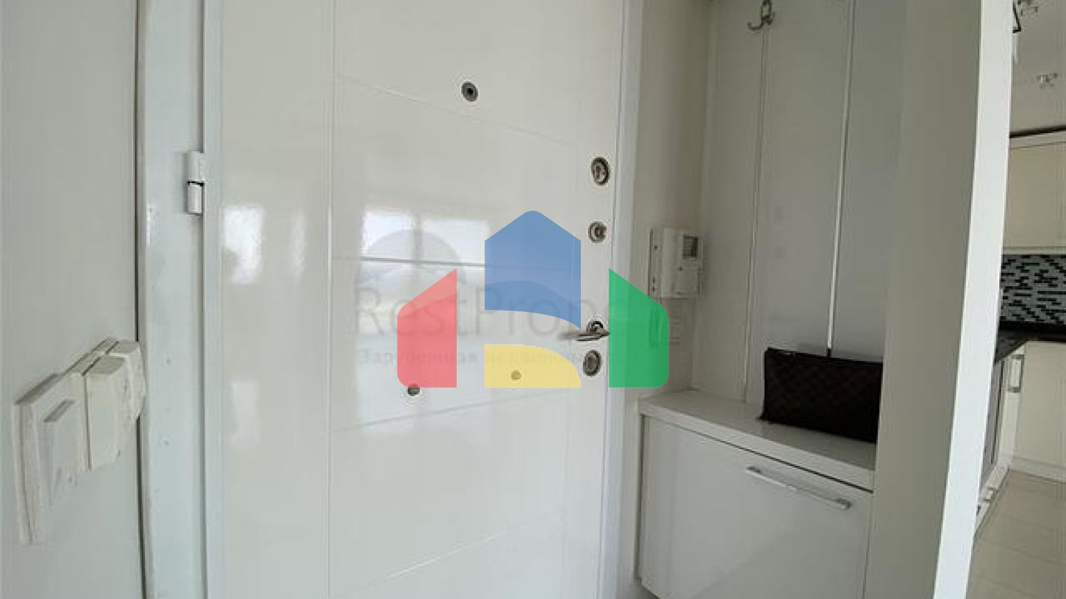 Пентхаус с панорамным видом на море в районе Тосмур