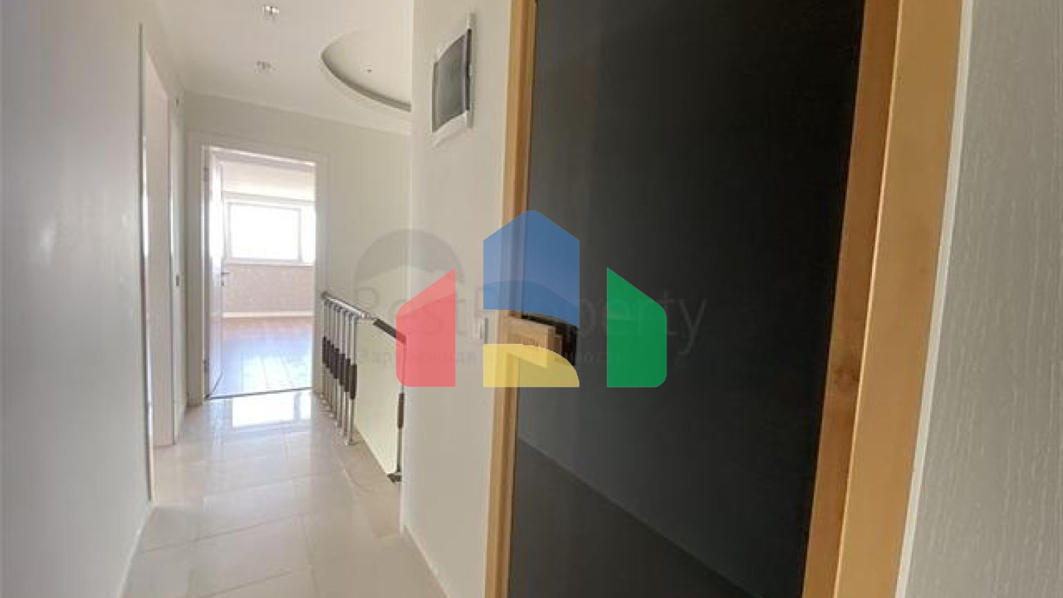 Пентхаус с панорамным видом на море в районе Тосмур