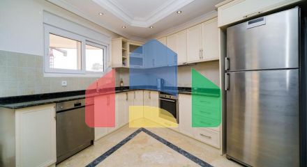 Luxury apartment with a view of the sea and the fortress in the Tosmur area