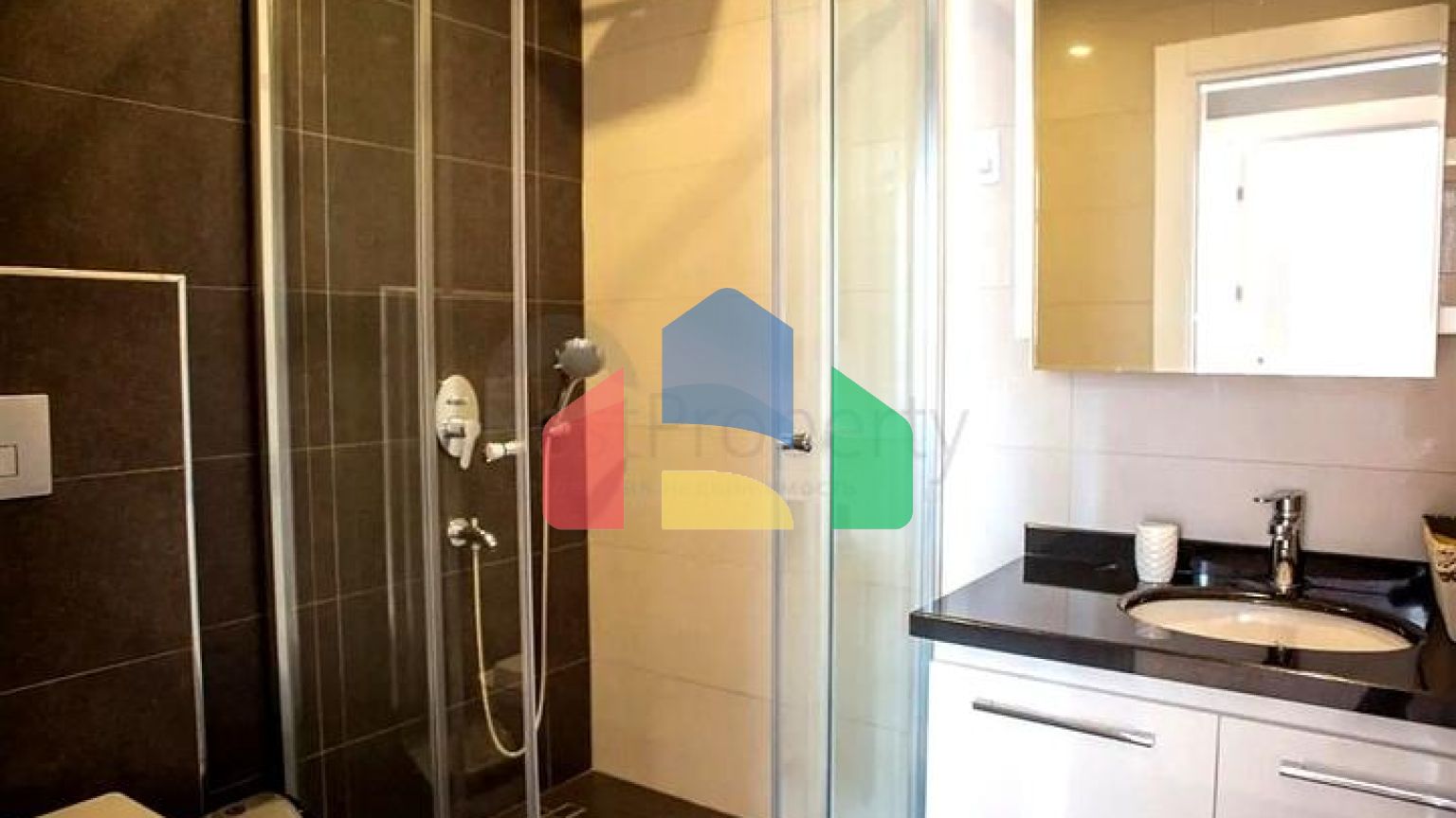 Світла мебльована квартира 2+1 в розвиненому житловому комплексі