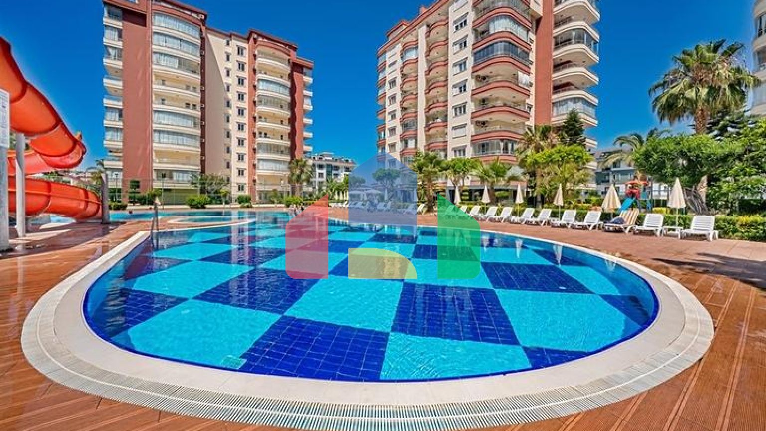 Затишна квартира 3+1 в упорядкованому житловому комплексі району Тосмур