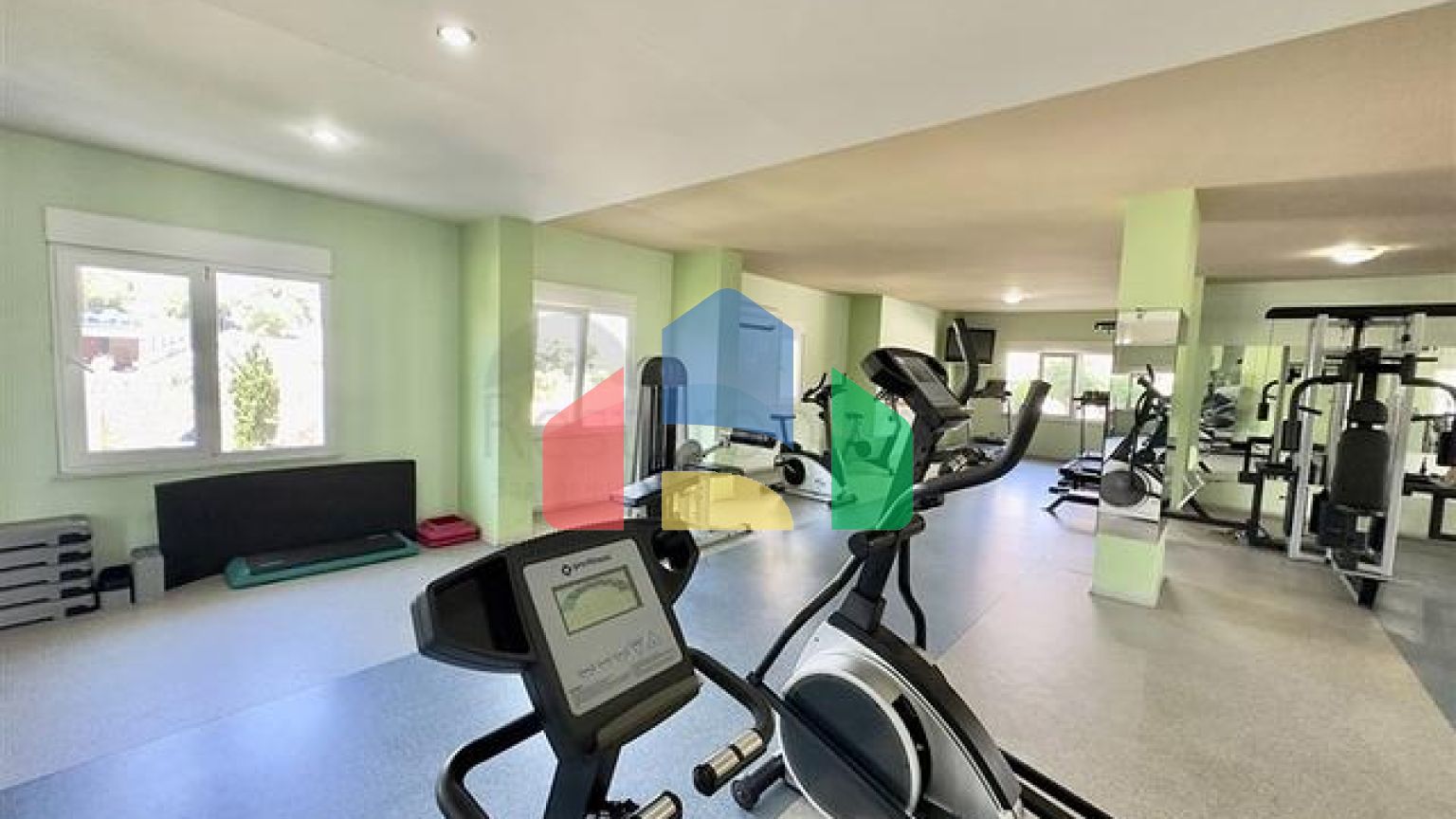 Затишна квартира 3+1 в упорядкованому житловому комплексі району Тосмур