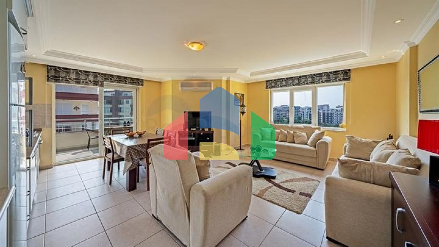 Затишна квартира 3+1 в упорядкованому житловому комплексі району Тосмур