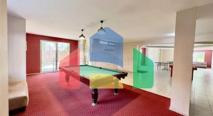 Просторий пентхаус 3 + 2 з терасою в облаштованому житловому комплексі району Тосмур