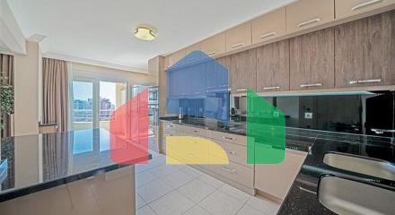 Просторий пентхаус 3 + 2 з терасою в облаштованому житловому комплексі району Тосмур