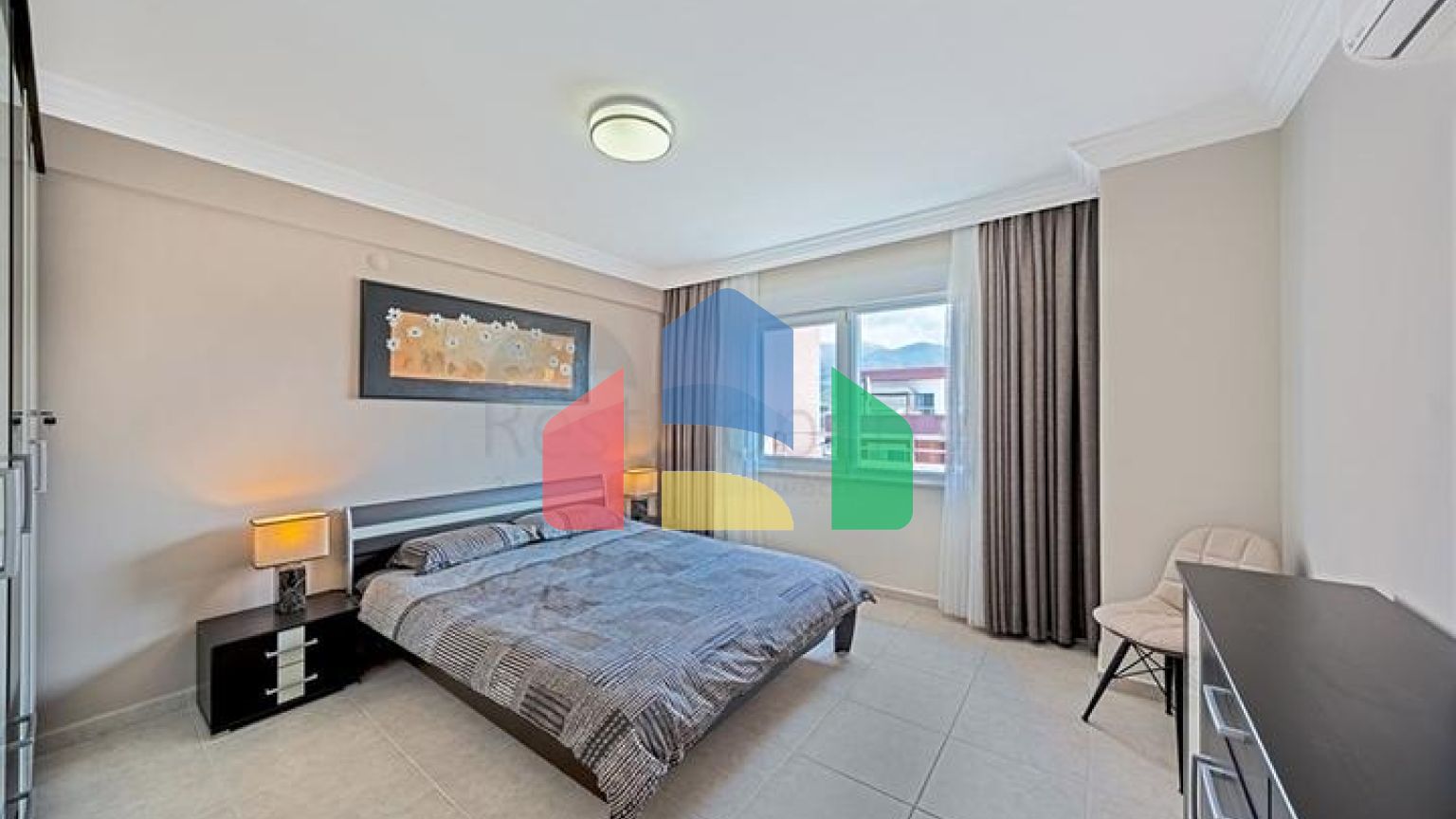 Просторий пентхаус 3 + 2 з терасою в облаштованому житловому комплексі району Тосмур