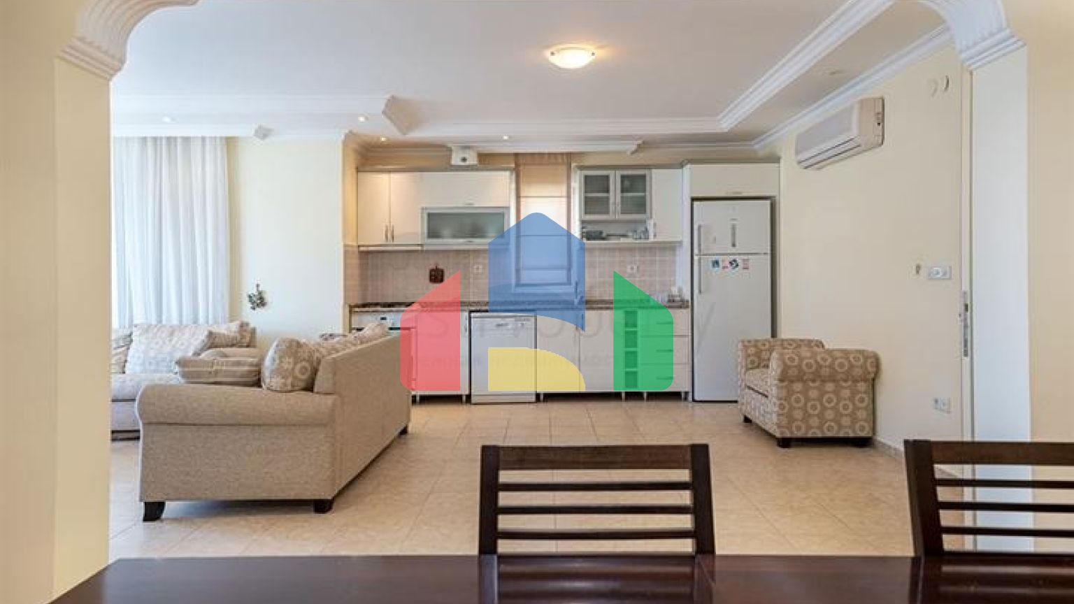 Просторный пентхаус 4+1 с террасой в районе Тосмур