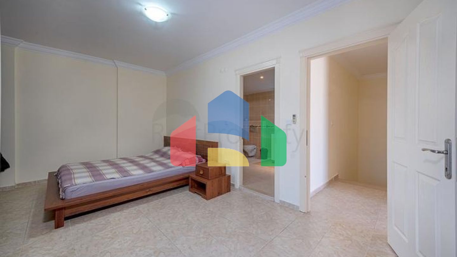 Просторный пентхаус 4+1 с террасой в районе Тосмур