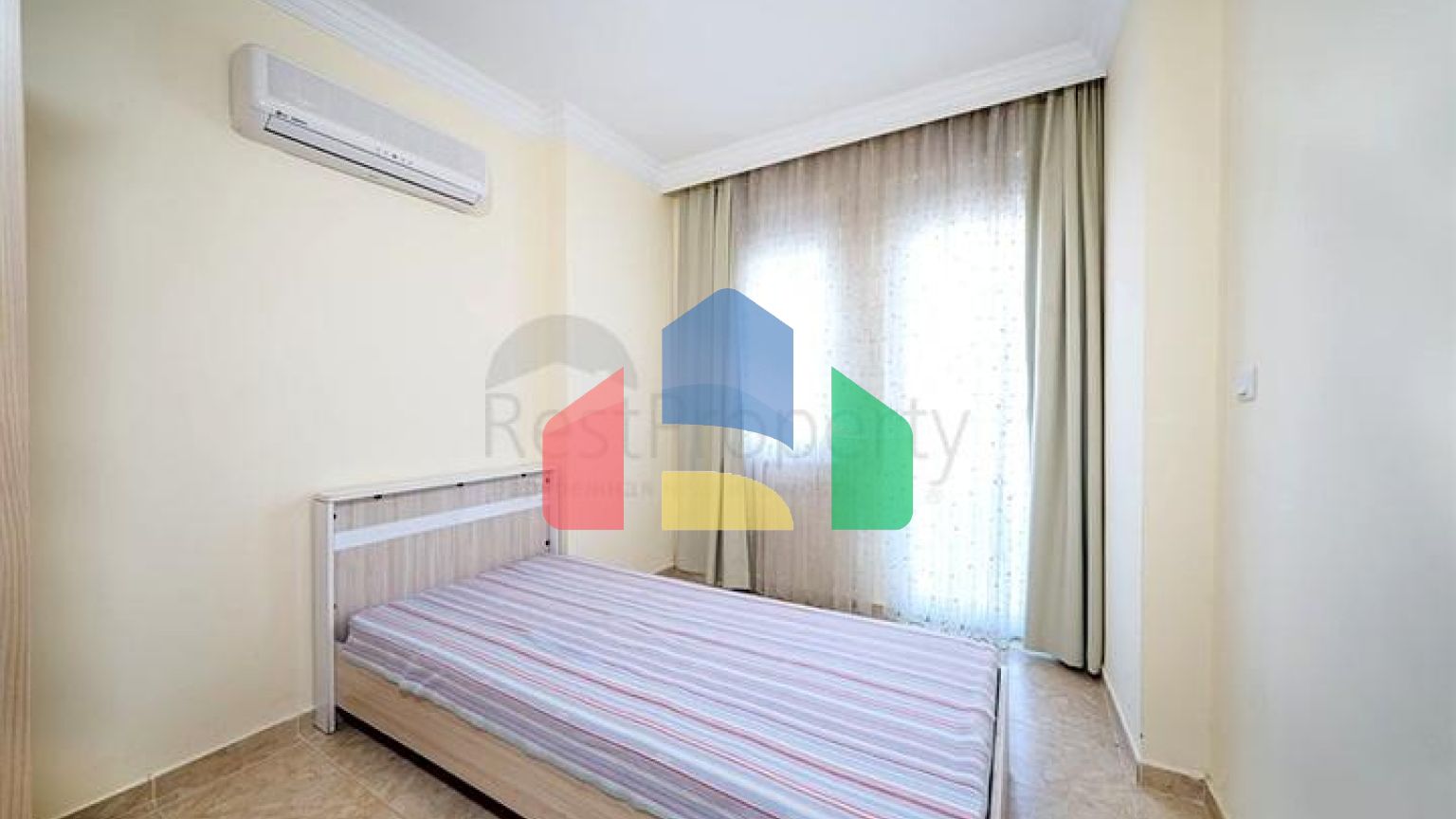 Просторный пентхаус 4+1 с террасой в районе Тосмур