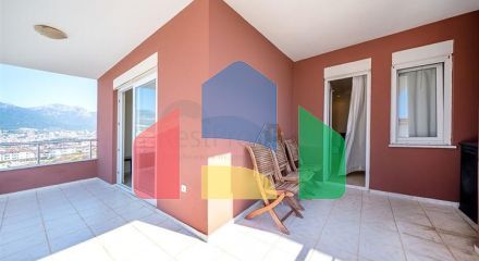 Просторный пентхаус 4+1 с террасой в районе Тосмур