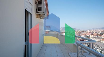 Просторный пентхаус 4+1 с террасой в районе Тосмур