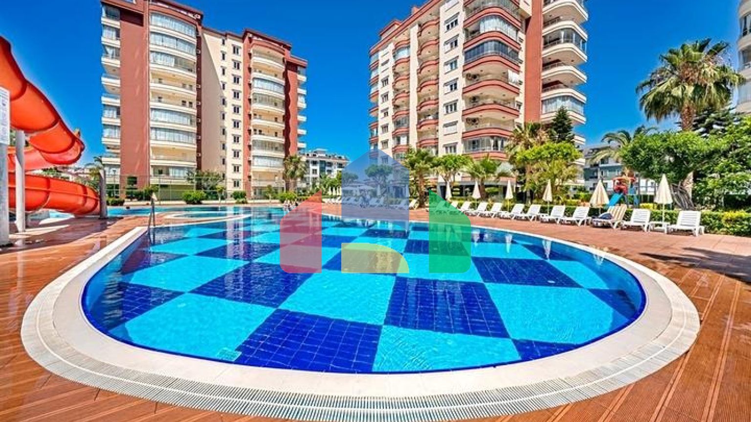 Просторный пентхаус 4+1 с террасой в районе Тосмур