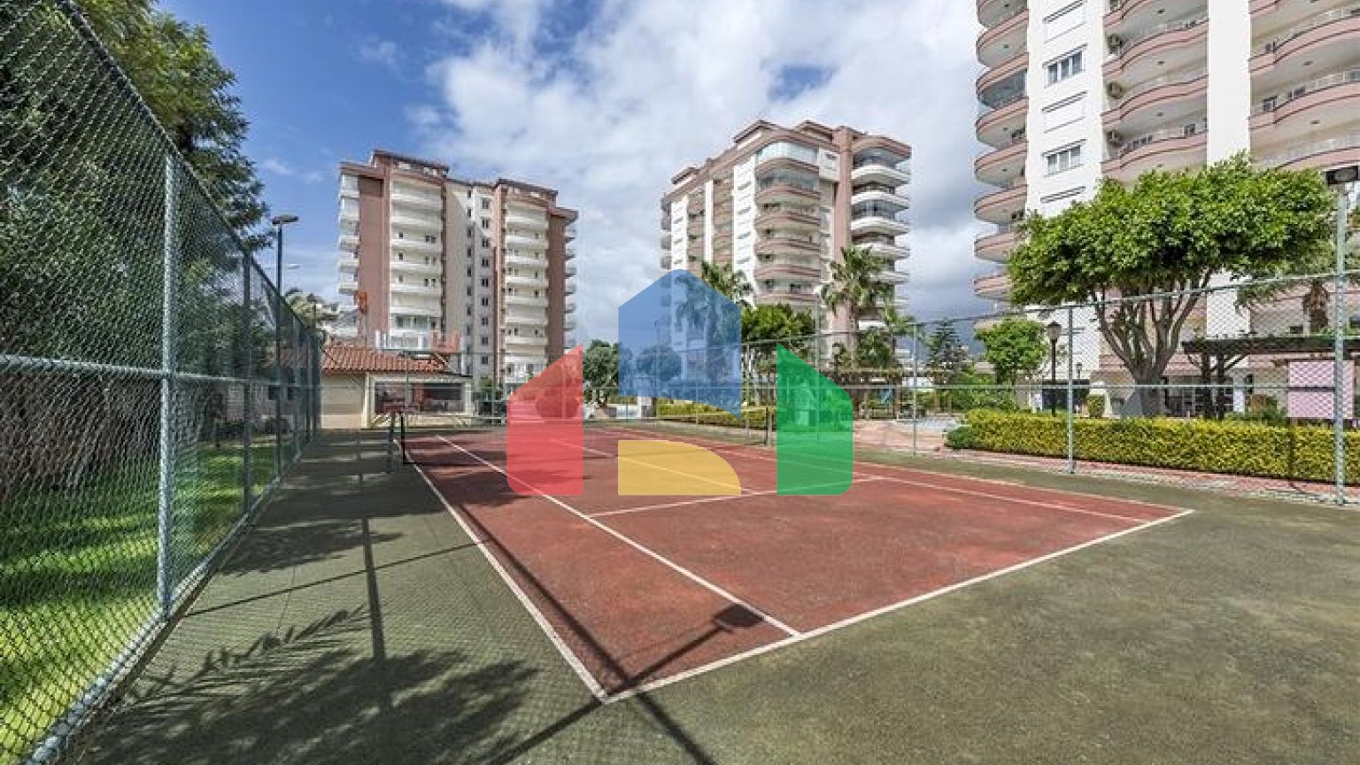 Просторный пентхаус 4+1 с террасой в районе Тосмур