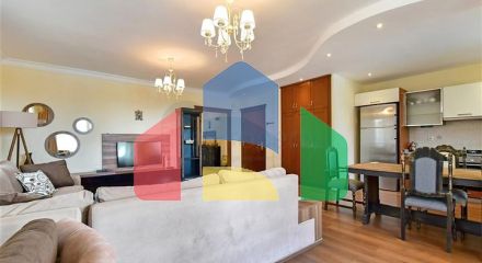 Светлая 2+1 квартира в развитом жилом комплексе в районе Тосмур