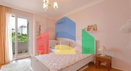 Светлая 2+1 квартира в развитом жилом комплексе в районе Тосмур