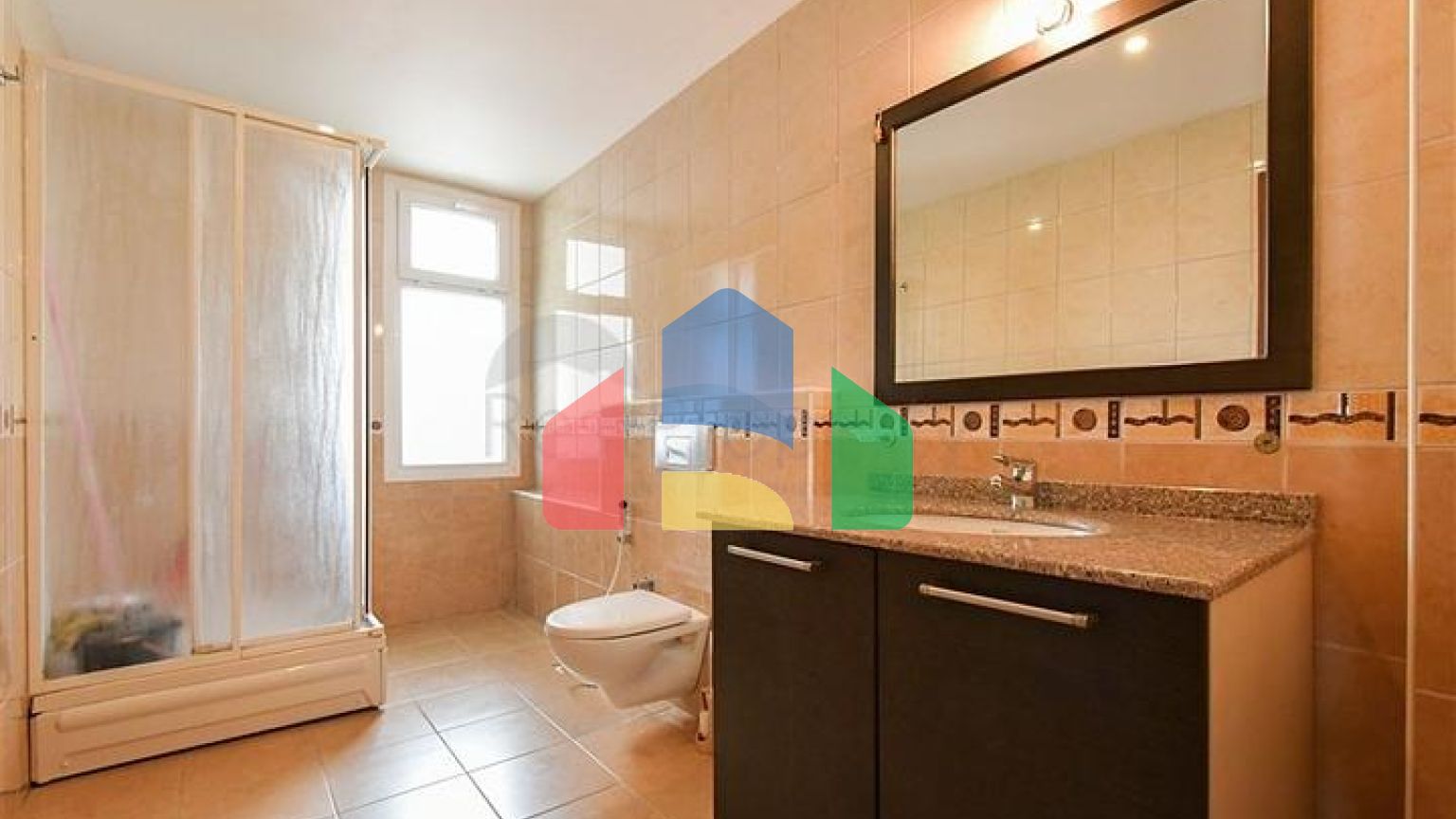 Светлая 2+1 квартира в развитом жилом комплексе в районе Тосмур